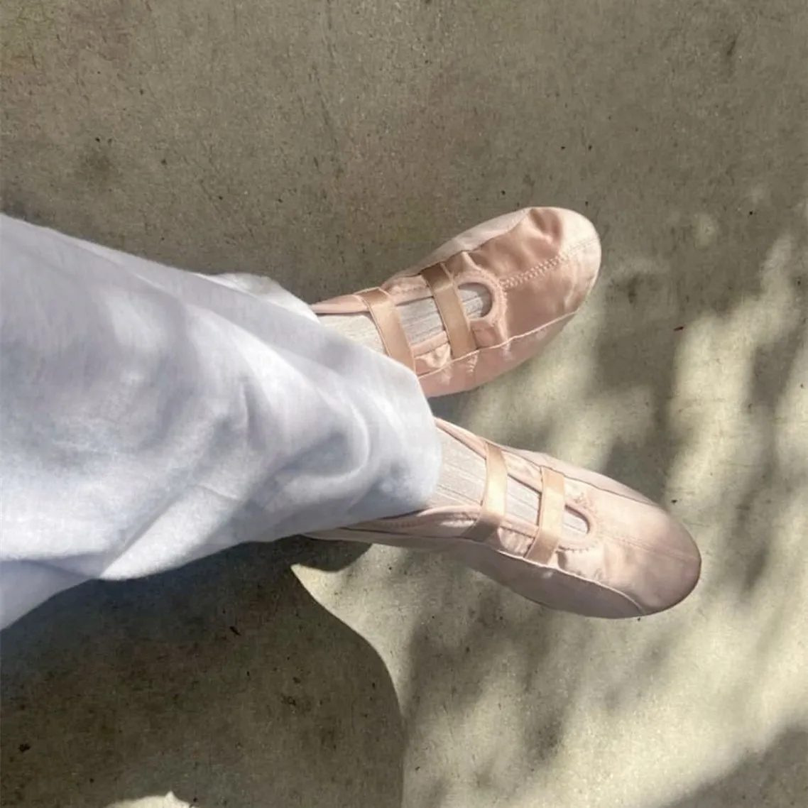 

Балетки IPPEUM на плоской подошве, новинка 2025, осенняя мода, розовые балетки на плоской подошве, балетки Мэри Джейн