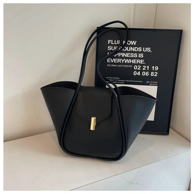 Large Capacity Soft Surface Bag for Women 2024 New Style Simple Temperament Shoulder Bag Niche Texture Wing Bag Tote Bag