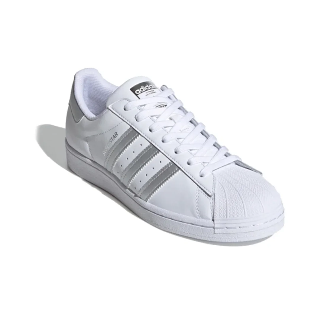 أحذية Adidas SUPERSTAR Low للرجال والنساء أحذية رياضية كلاسيكية كاجوال أحذية رياضية خفيفة الوزن قابلة للتنفس باللون الفضي والأبيض الفاخر