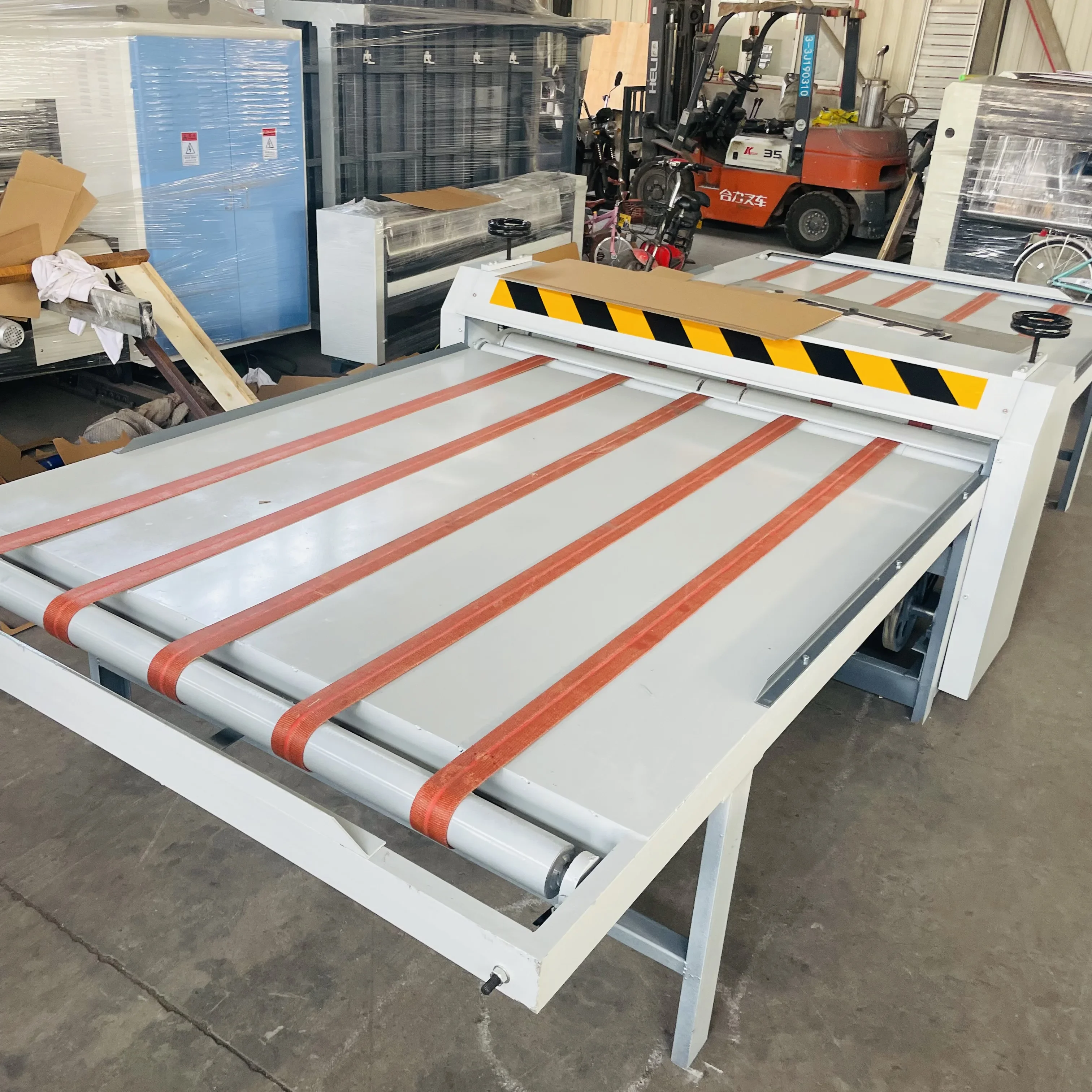 Low Price Semi Automatic Carton Box Cardboard Platform Die Cutter Pizza Box Making Machine