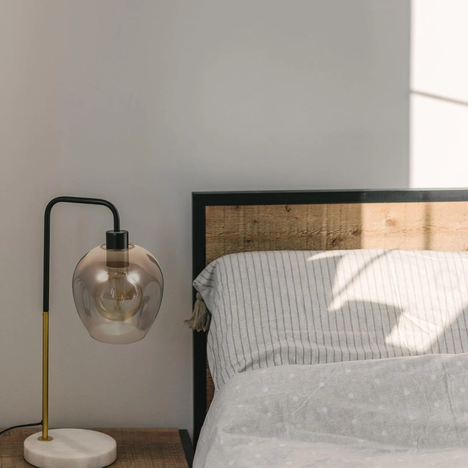 

1Pcs Transparent Glass Lamp Cover European Style Lampshade Bedroom Decorative Diffuse Lighting Warm Atmosphere