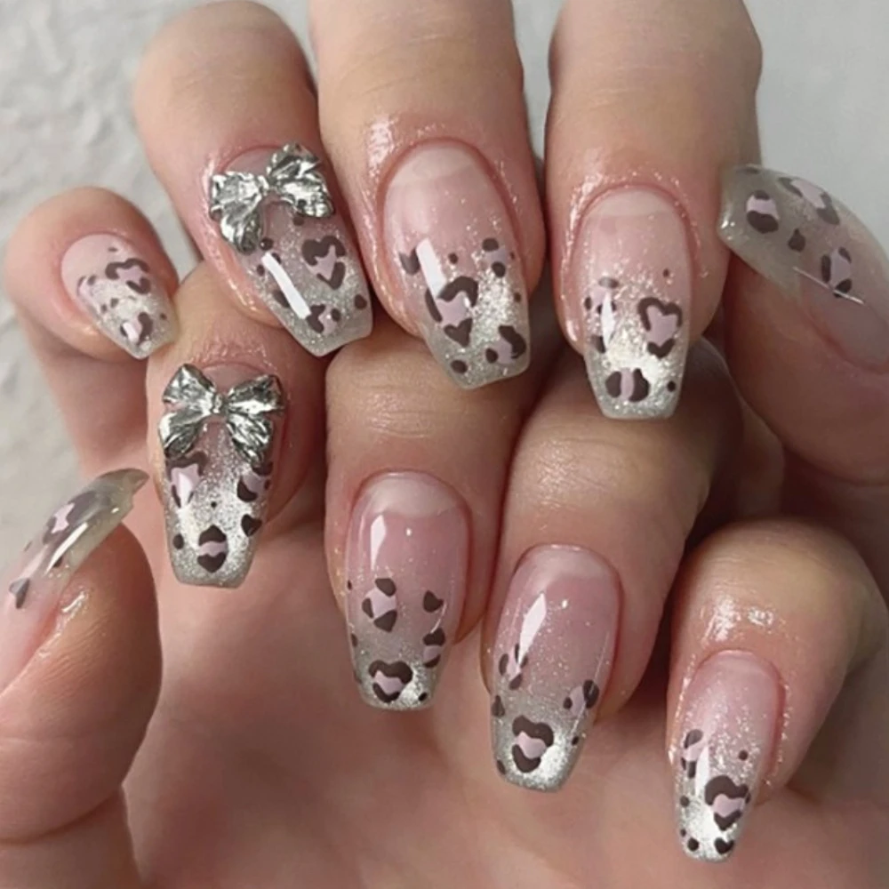Korte ronde donkergrijze Cat Eye luipaardprint Nail Art Mode Draagbare kunstnagels Afneembare afgewerkte nepnagels Druk op nagels
