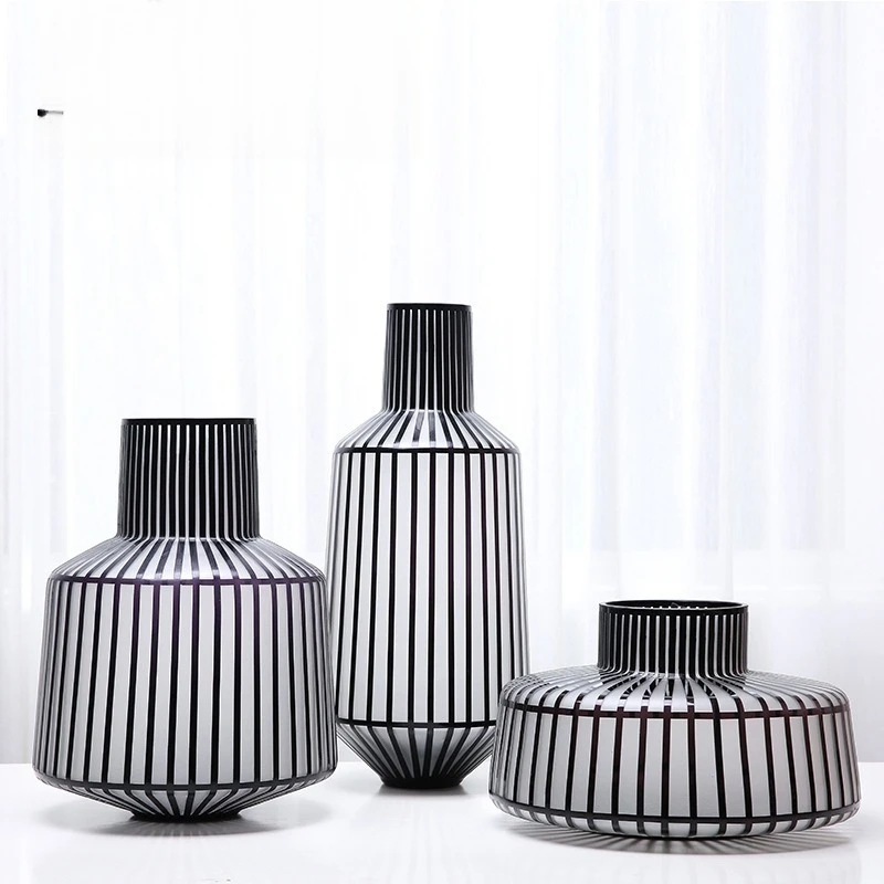 Jarrón de vidrio a cuadros blanco y negro, moderno y sencillo, tallado a mano, adorno decorativo para oficina de ventas de casas modelo