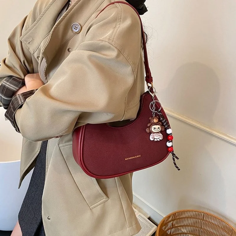 

Summer Raffia Beach Tote For Women Woven Straw Bag With Leather Handles And Accents Chic Resort Wear