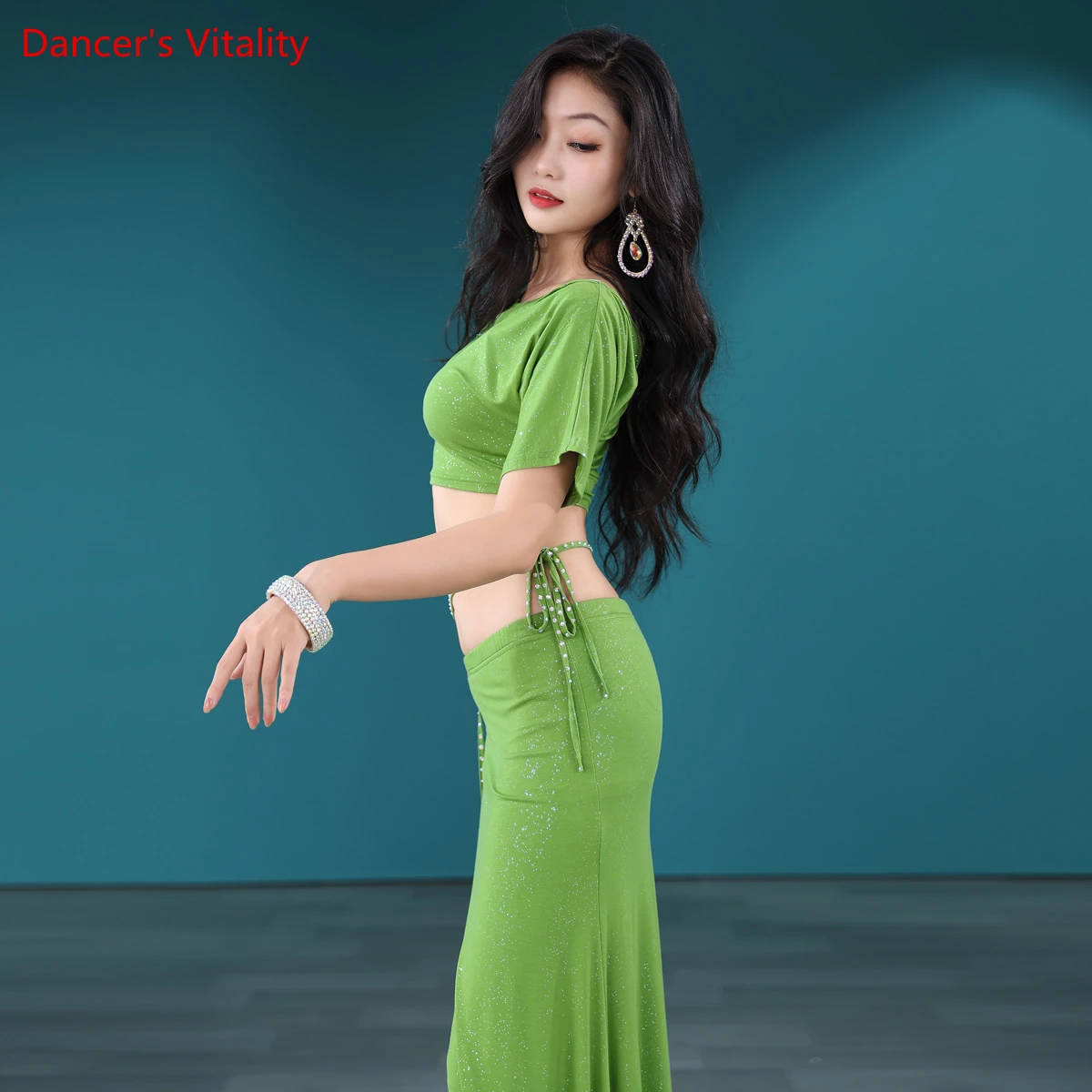 Belly Dance Professional ชุดเครื่องแต่งกายสำหรับสุภาพสตรีเต้นรำชุดเสื้อแขนสั้น + กระโปรงยาว2Pcs Oriental Dance เสื้อผ้า