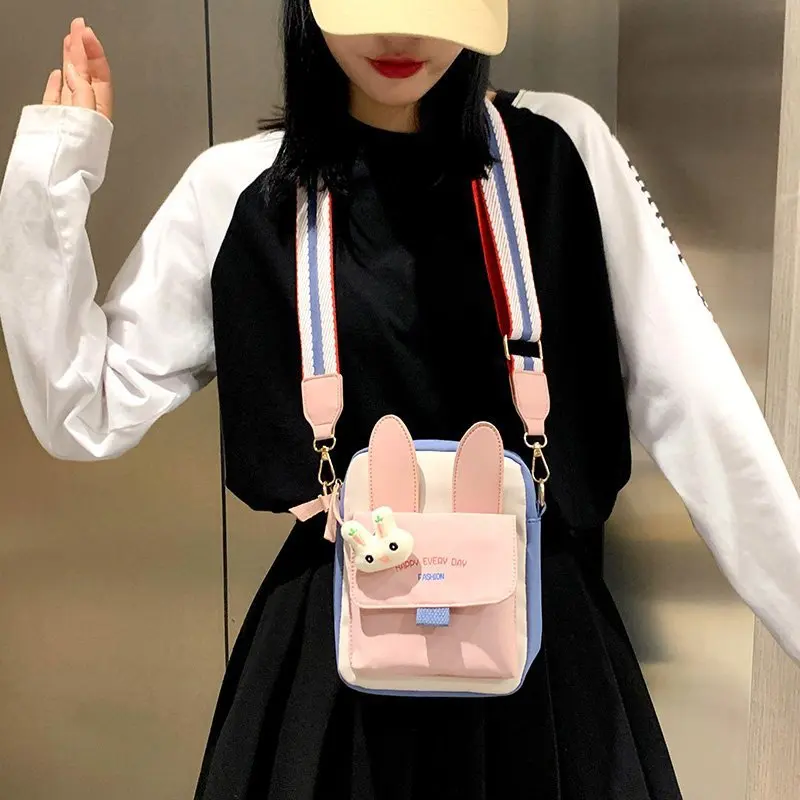 

2025 женская модная нейлоновая сумка, легкая водонепроницаемая сумка через плечо, милая квадратная сумка через плечо для ежедневного использования