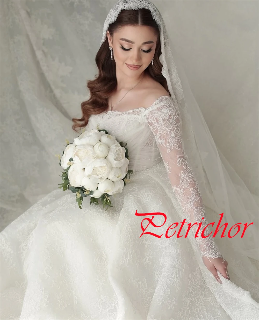 Customized High Quality White Organza Wedding Dress Exquisite Strapless Off the Shoulder Long Sleeves Chapel Train Bridal Gowns