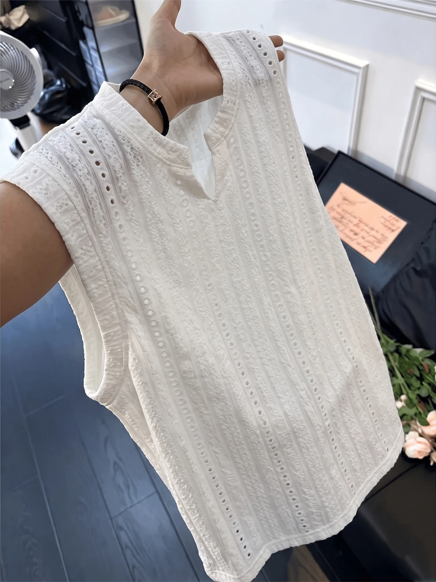 Cleanfit American Style Mesh Backless V-Neck Tank Top Men Summer Breathable Sleeveless T-Shirt Fitness Sport Shoulder Pad