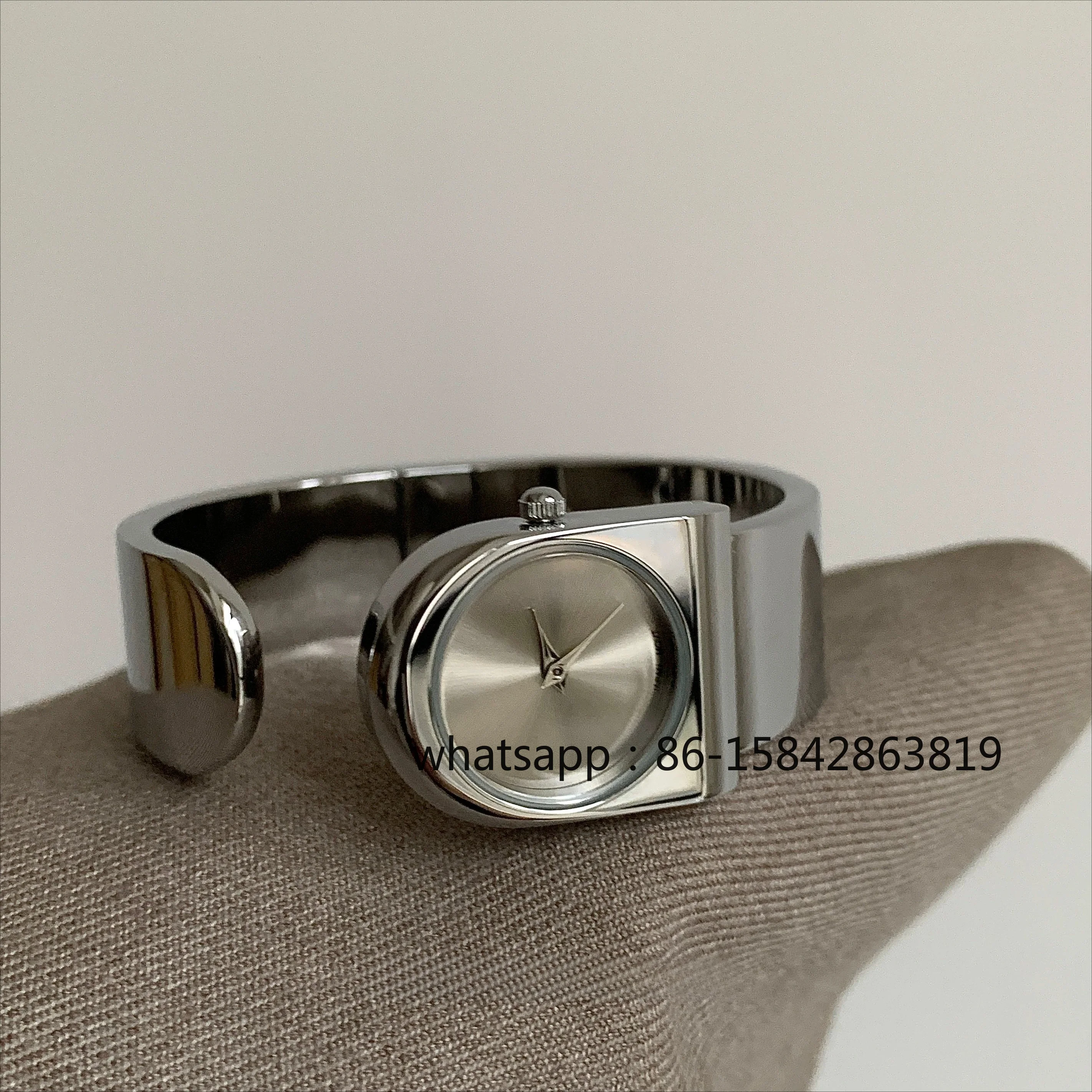 Minimalist, High-end Niche Design, Silver Gray, Fashionable Temperament, Bracelet Quartz Watch