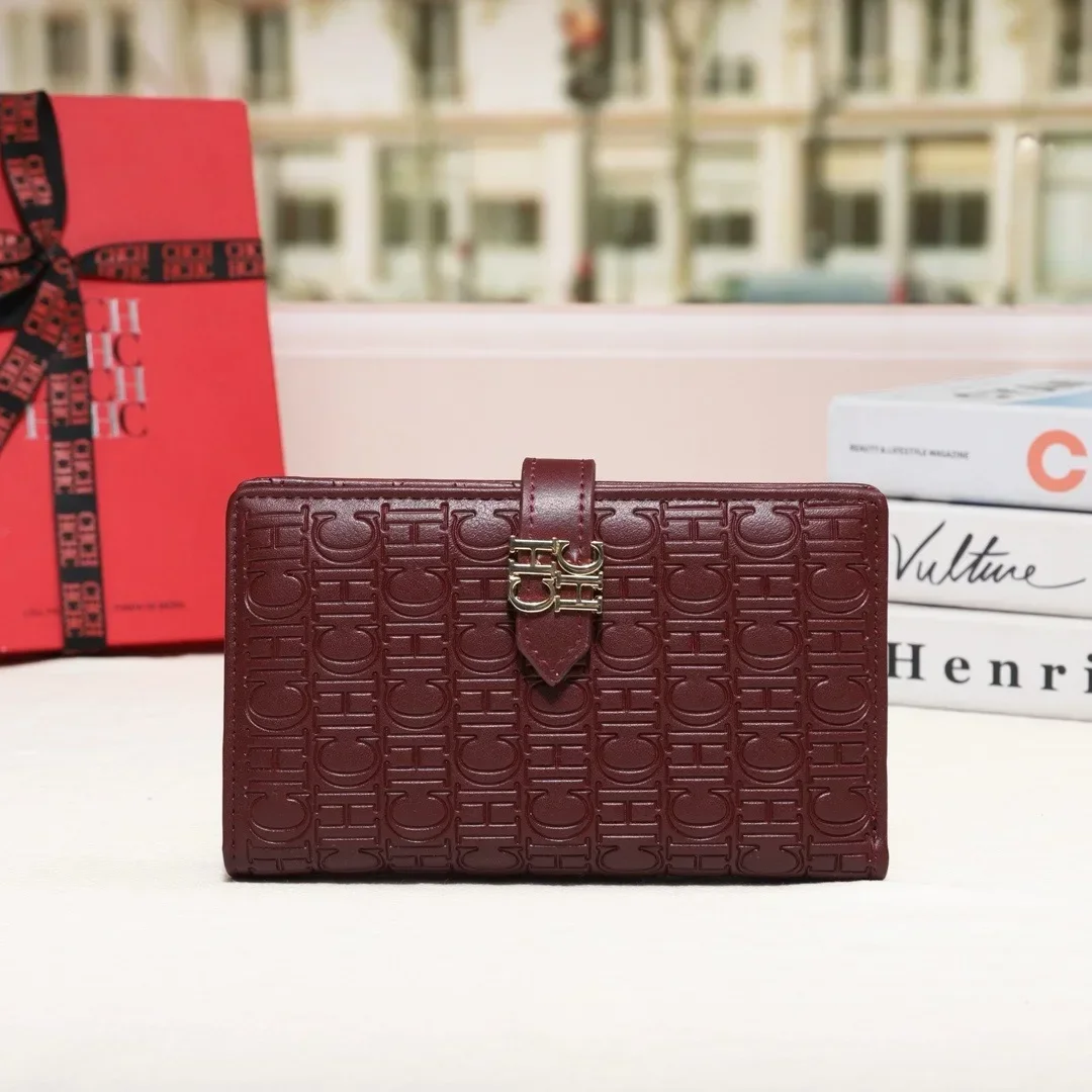 

High-End Unique Stylish Clutch Bag With Vintage Letter Logo Best For Women's Fashion Show Events