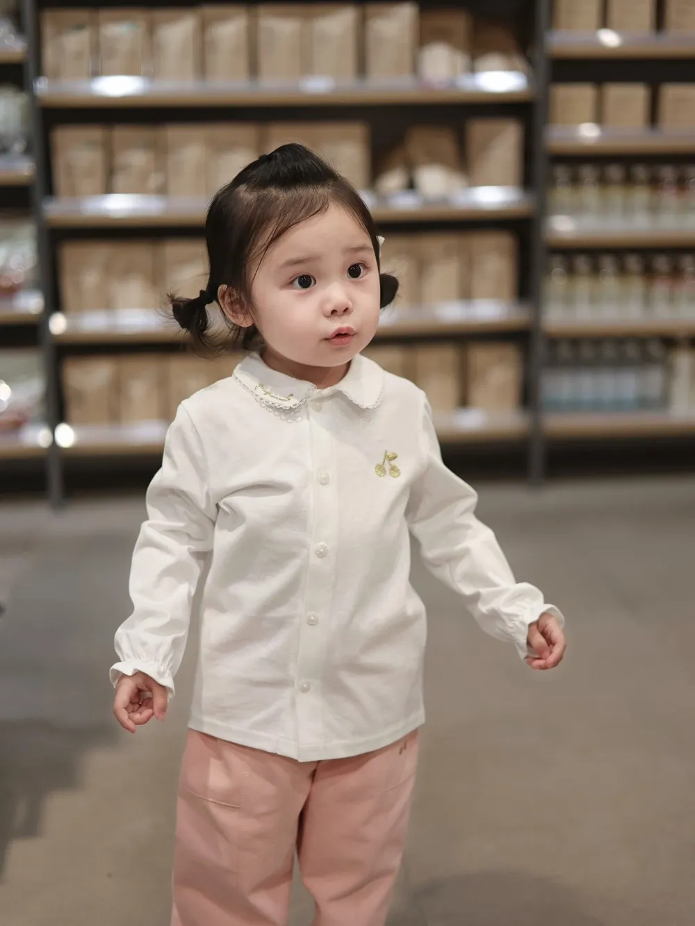 Autumn 2024 New baby girls clothes kids tops Golden cherry embroidered lapel shirt solid color base Classic white shirt