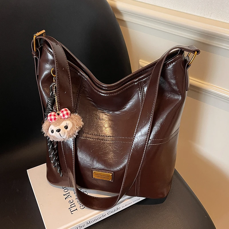 

Fashion Oil Wax Leather Underarm Bag Women's 2025 Spring New Korean Style Large Capacity Commuter Tote All-Match Shoulder Bag