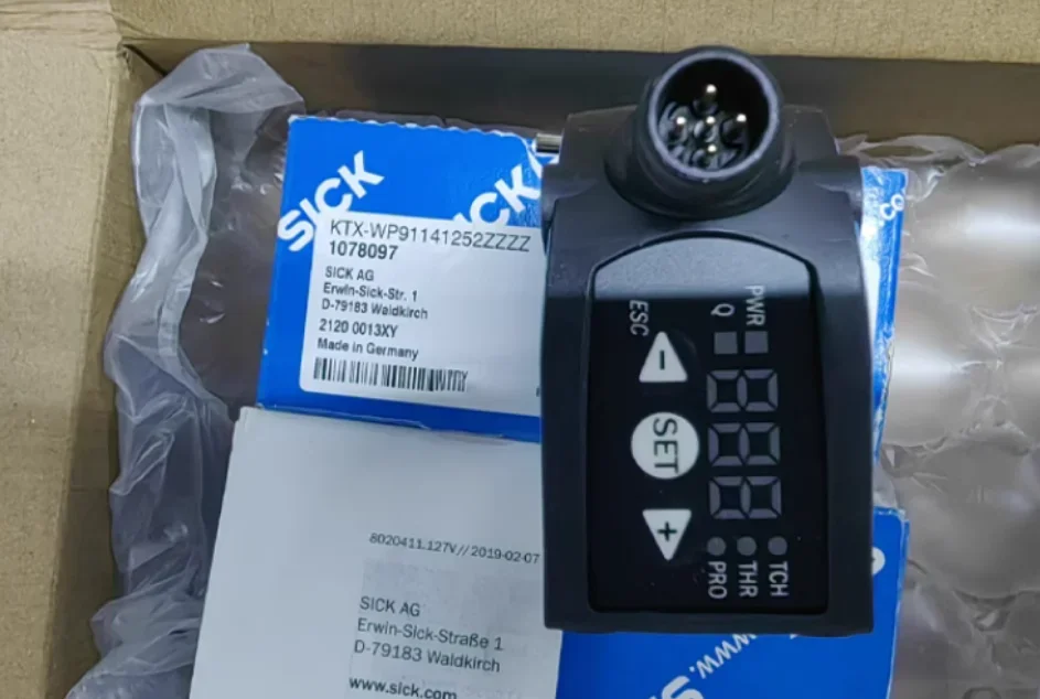 

Новый оригинальный SICK KTX-WP 91141252 Стандартный датчик цвета ZZZ No. 1078097