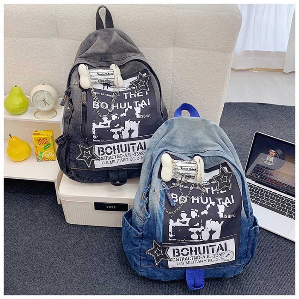 Mochila de mezclilla de estilo vintage para mujer, con un colgante de hueso y una cadena de estilo rock, a la vez dulce y atrevido: un bolso de doble asa único para mujer.