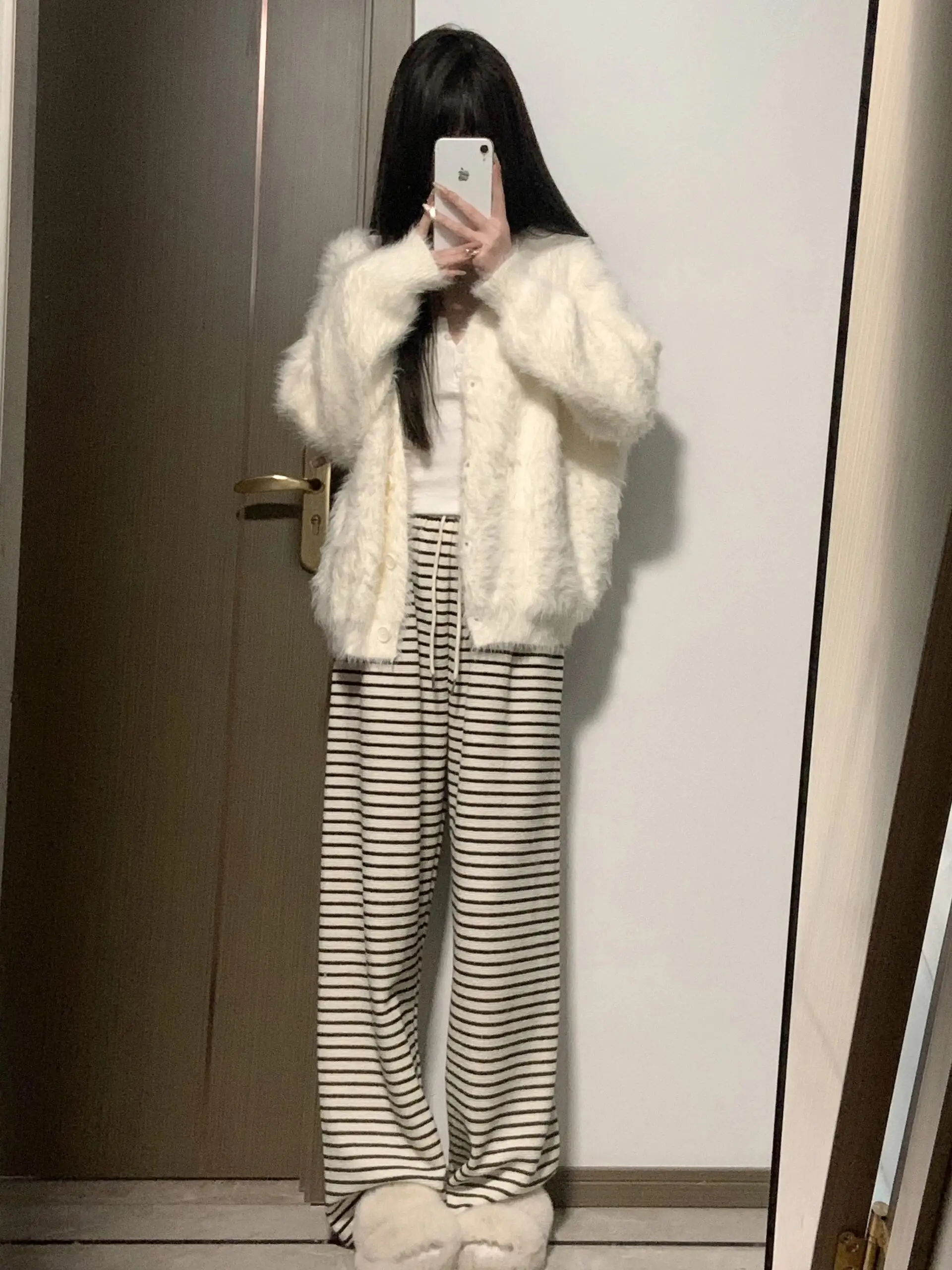 Advanced and Lazy Style White Mink fur Sweater Cardigan Jacket for Women\'s 2024 Autumn and Winter New Loose and Knitted Sweater