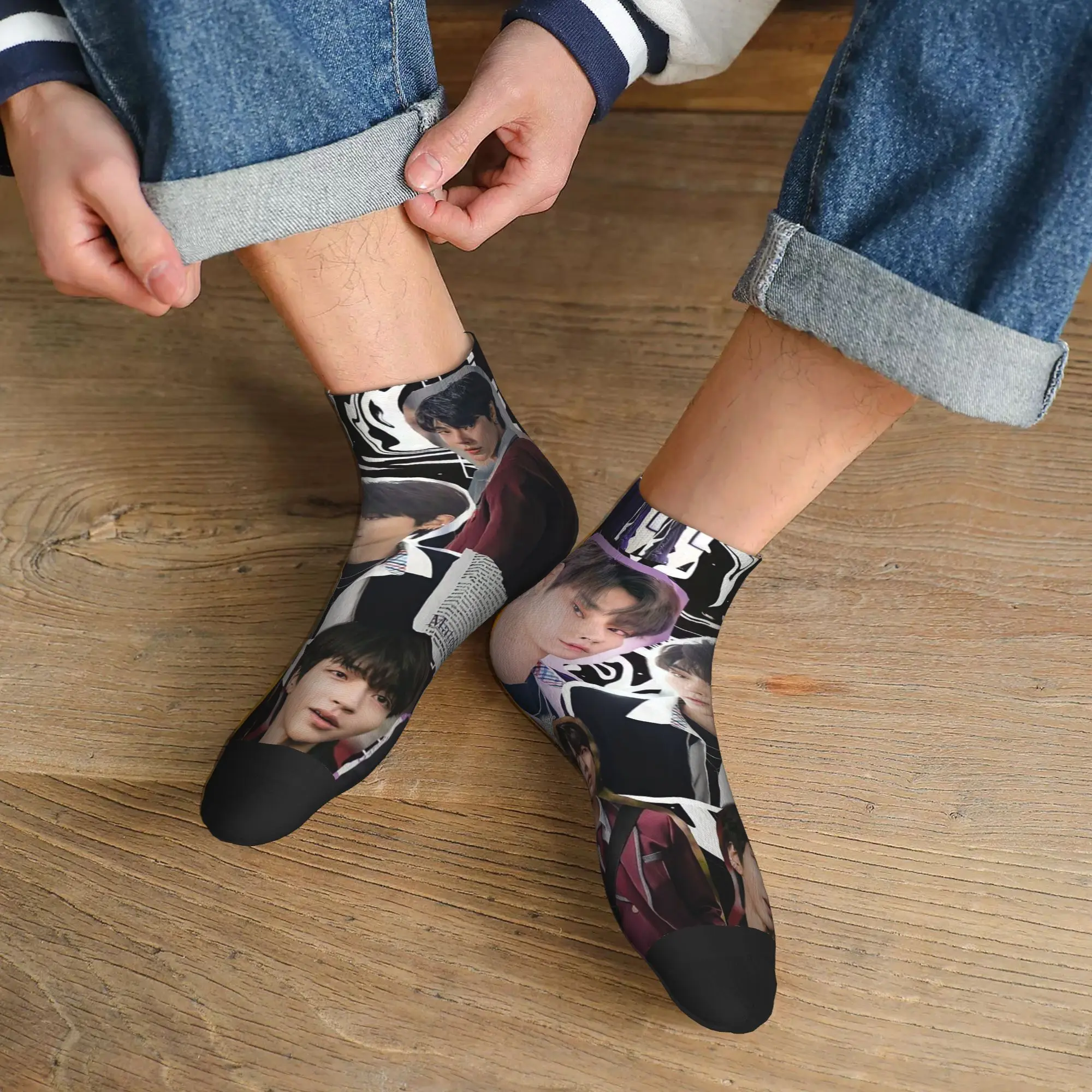 All Seasons Hwang In Yeop Socks Harajuku Sweat Absorbing Sport Middle Tube Socks Soft Hip Hop Stockings for Men Women Gifts