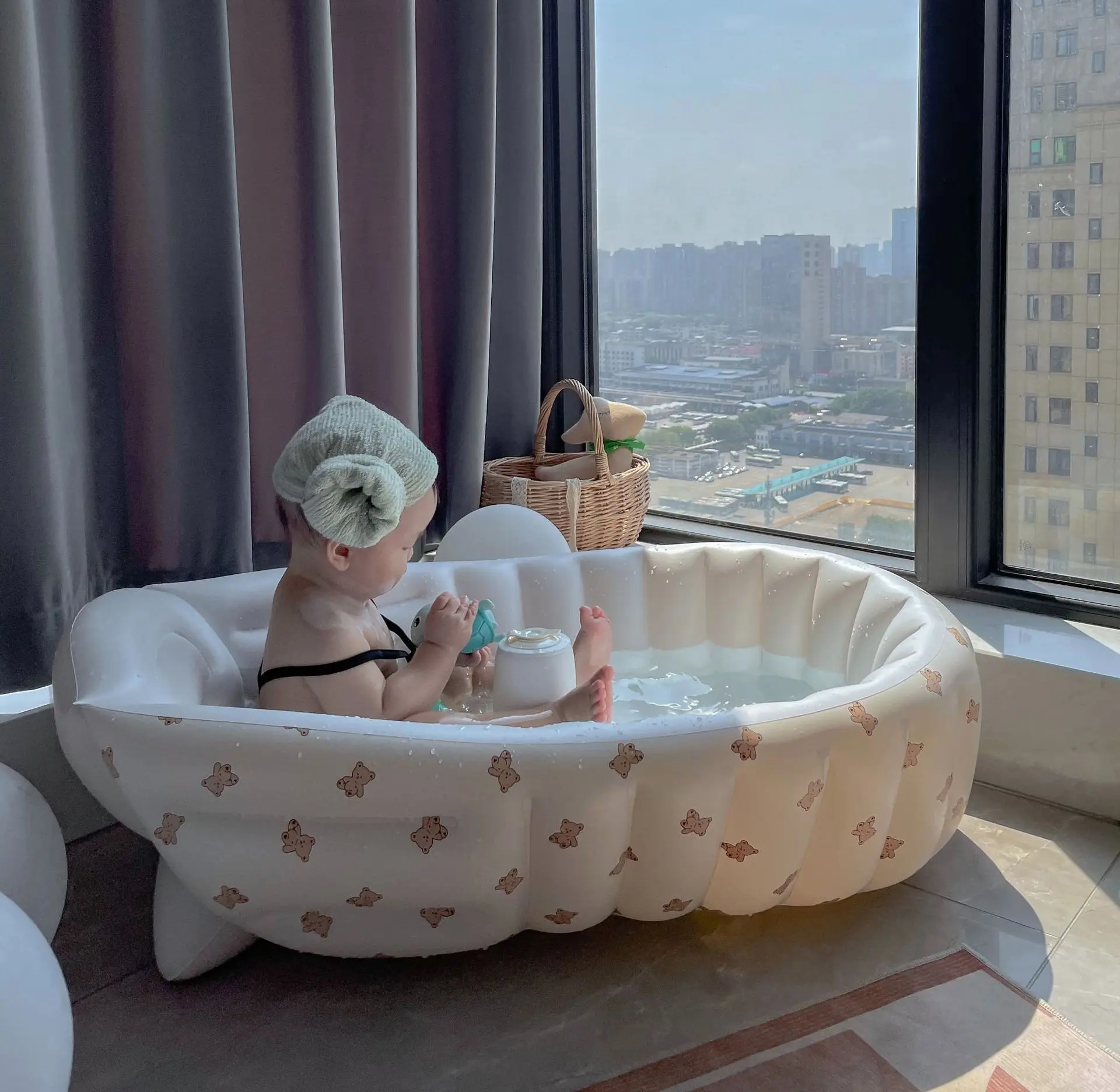 Animal-Themed Inflatable Baby Bathtub 4
