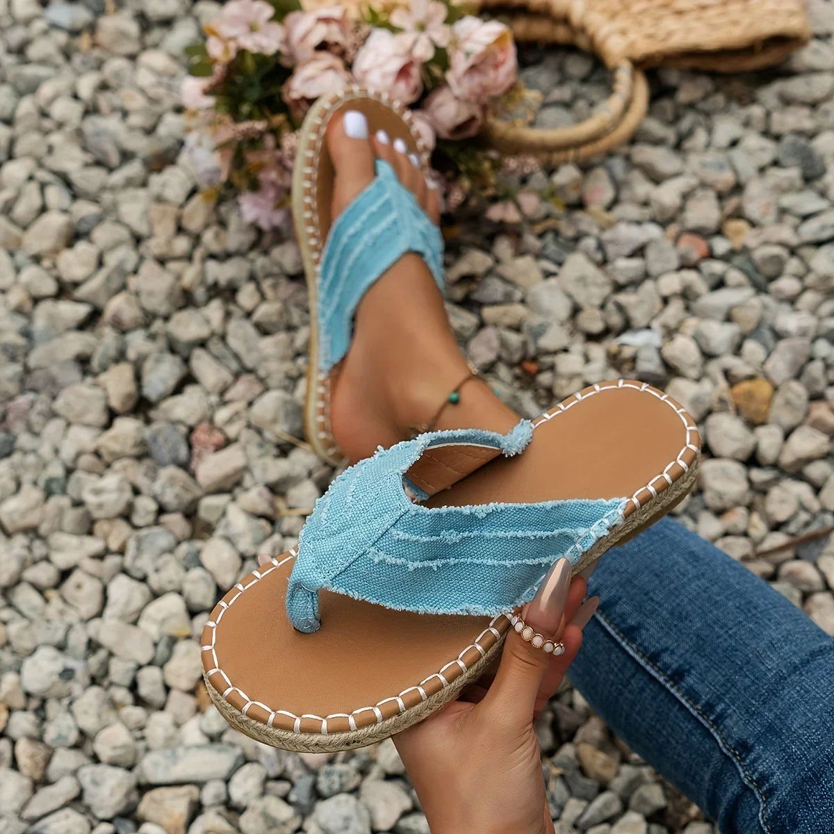 Summer New Style Flip-flops for Women, Fashionable Flat-soled Grass Woven Thong Beach Shoes, Large Size Sandals for Outer Wear