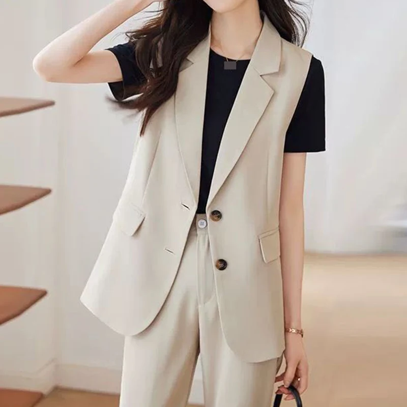 

Black suit vest for women in spring/summer 2024, new two-piece buckle vest, camisole, casual vest trend