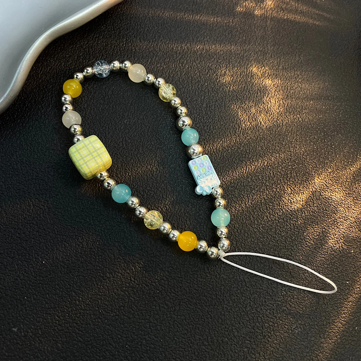 مطرز الأصفر متقلب KT القط BB الهاتف الحبل Ins شريط للرسغ رائعة وجميلة حقيبة الديكور آيفون 17 16 سامسونج