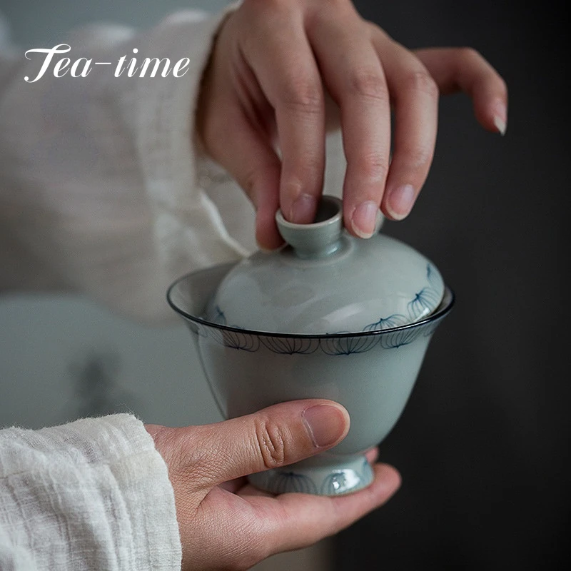 150ml Antique Hand-painted Lotus Art Ceramic Gaiwan Tea Maker Tea Tureen Cover Bowl with Lid Kung Fu Teaware Set Tea Ceremony