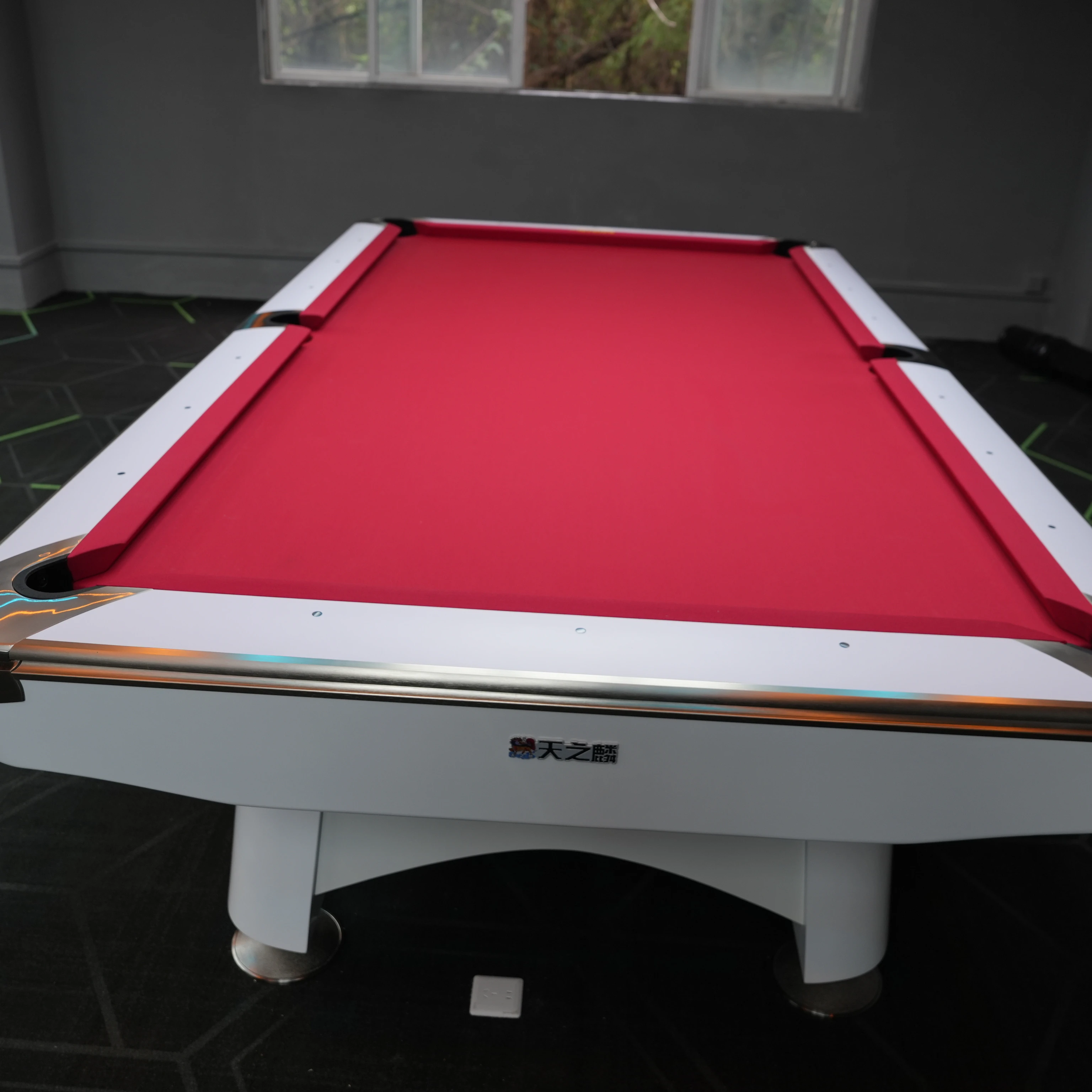

Factory Direct American Style 8ft 9ft Snooker Billiard Tables Solid Wood Marble Top Automatic Ball Return System Leather Accents