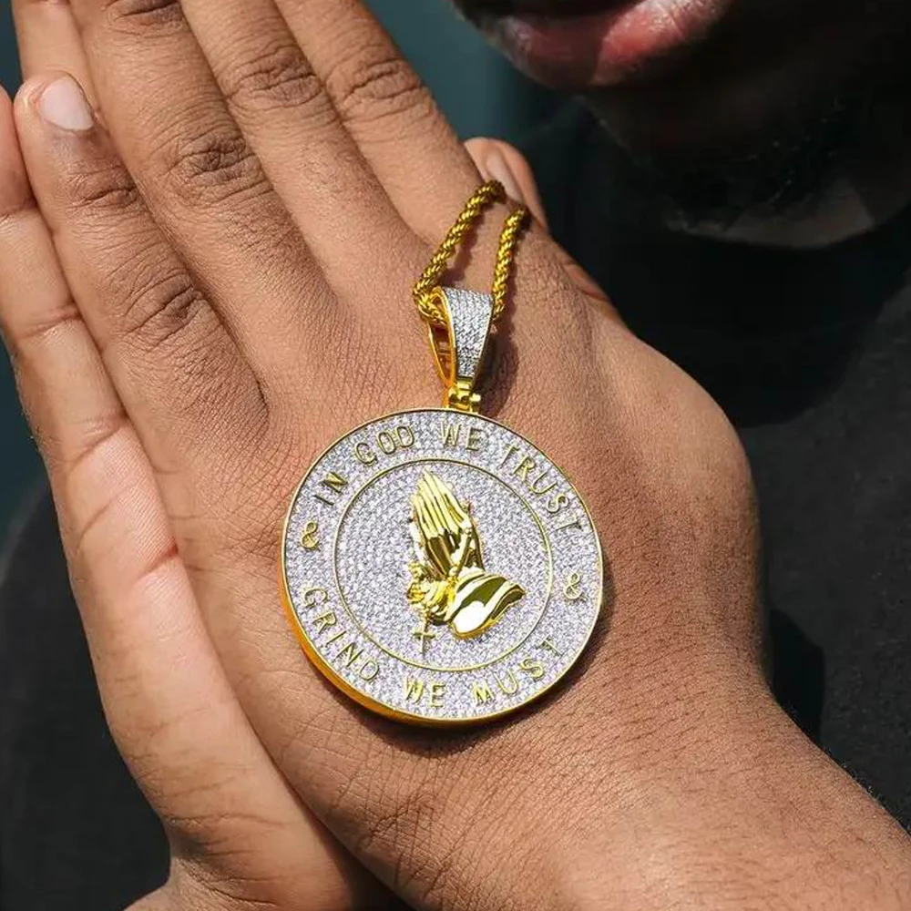 New Iced Out In God We Trust Pendants Necklace Bling CZ Cubic Zirconia Praying Hands Round Charm For Men Women Hip Hop Jewelry