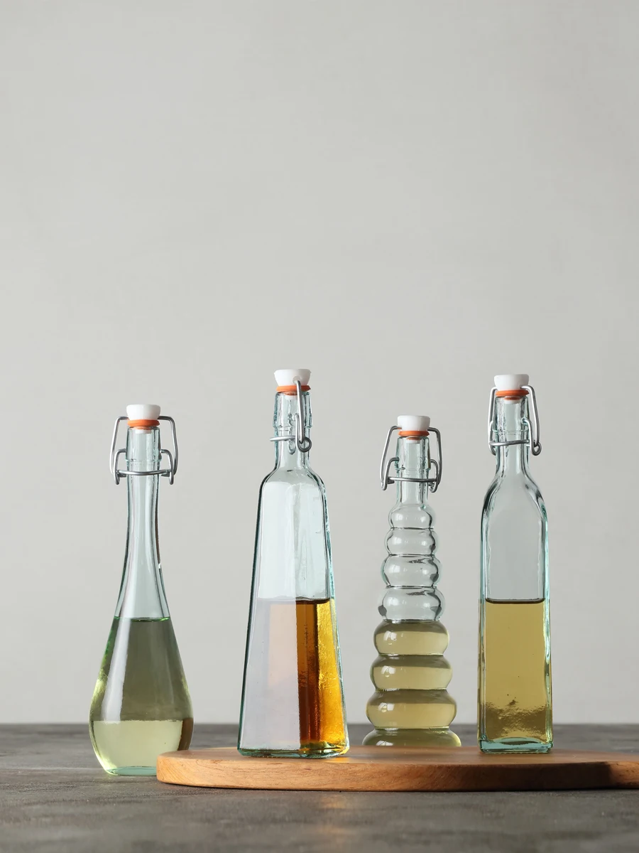 Juego de Cuatro Botellas de Vidrio Modernas y Sencillas para Condimentos de Cocina, Botella de Aceite de Oliva, Utensilios de Cocina Ecológicos, Marca Gela, Nuevo