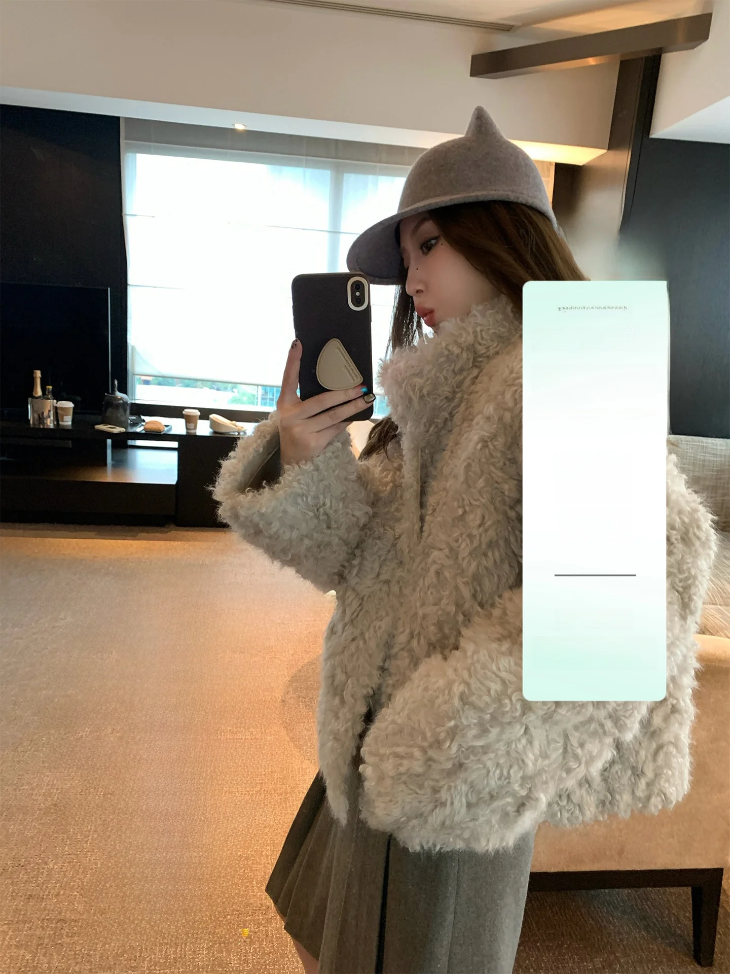 

Романтичное женское пальто из искусственного меха ягненка, осенне-зимняя новинка 2025 года, имитация кожи, короткий рукав, теплый полиэстеровый флис