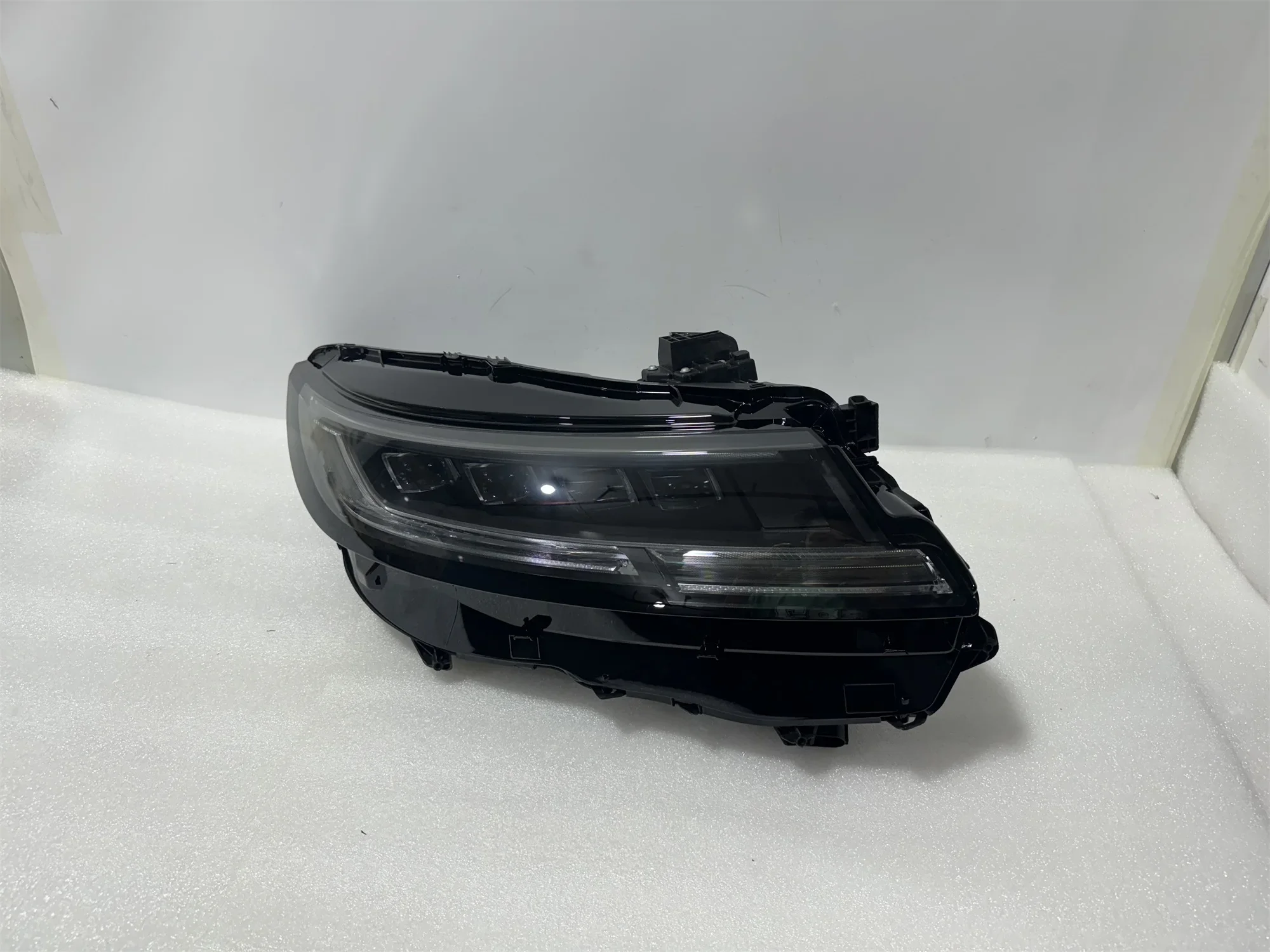 

High quality headlights suitable for Land Rover Sport LED headlights 2022-2024 Lighting System Range Rover Sport LED headlights
