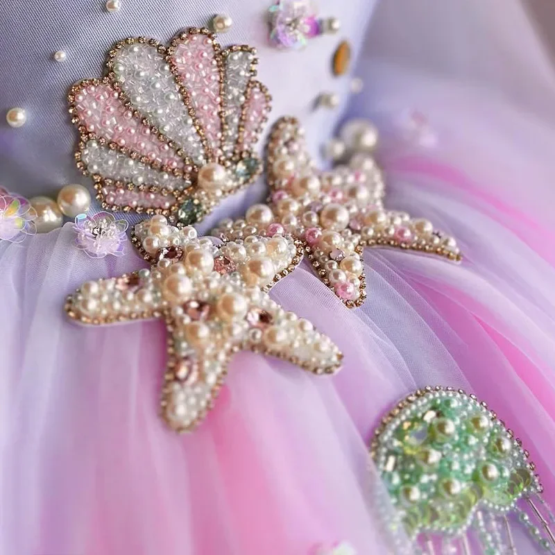 Maßgeschneidertes Meerjungfrauen-Thema Muschel-Quallen Ombre Tüll Blumenmädchenkleid Hochzeitskleid für Erstes Weihnachten Kinder-Party-Outfit