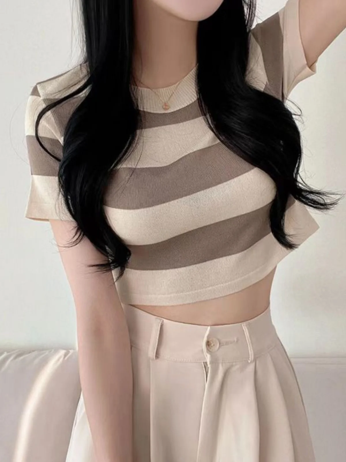 

Slimming round Ne ort Striped Knitwear Women's Design Sensation Summer Top Korean Sle Commute Faion plus Size