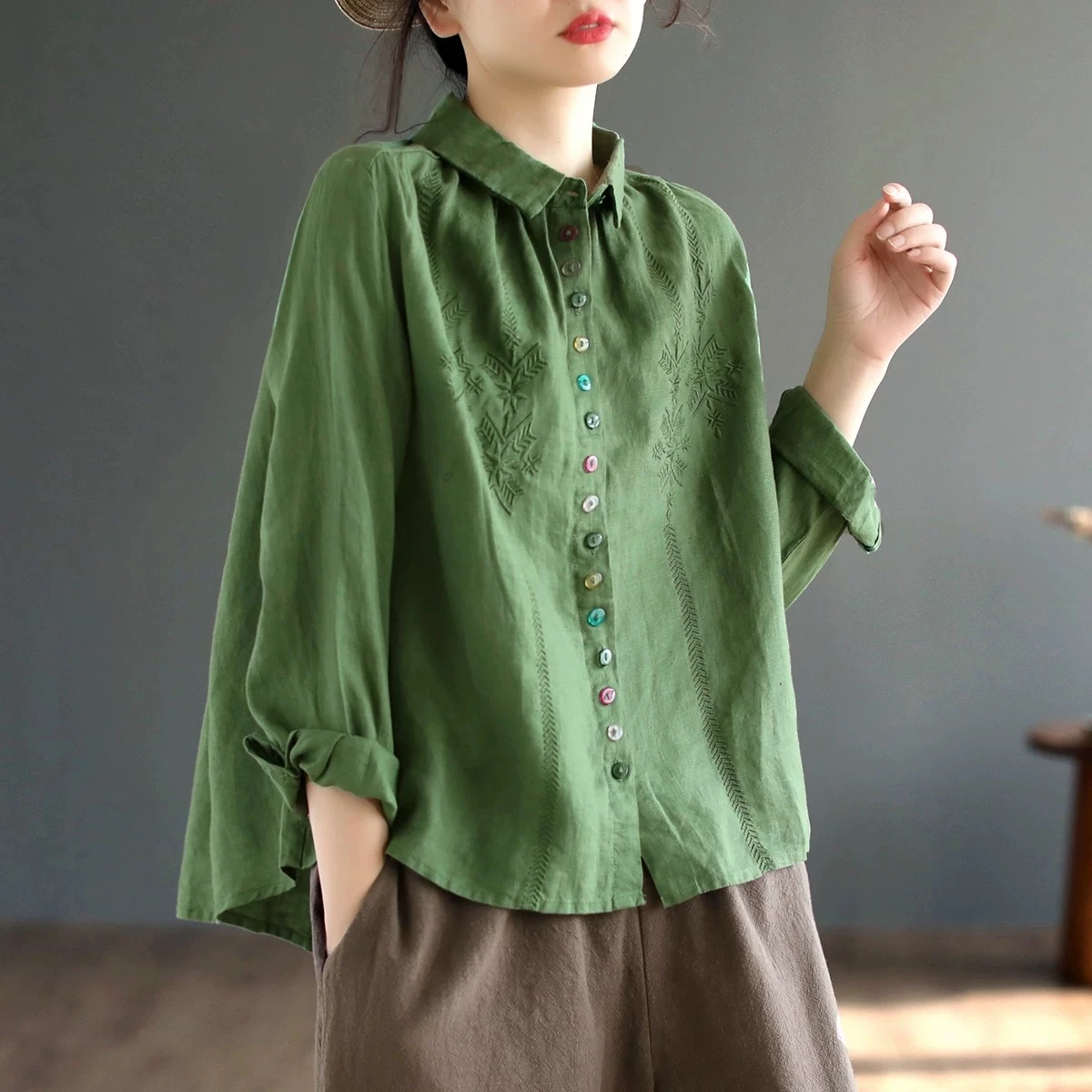 الرجعية المطرزة زر القطن الكتان المرأة ربيع الخريف فضفاضة سليم صالح طويل Sve irt طوق الأعلى