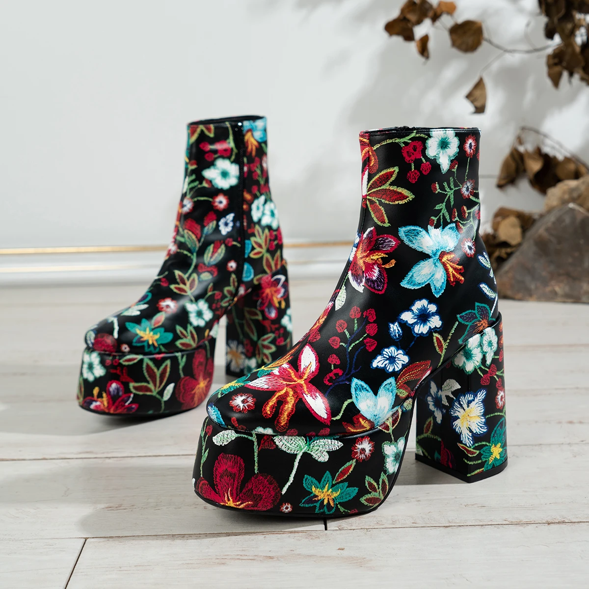 Cozy Women Fashion Boots Embroidered Women Short Boots Ethnic Division Side Zipper Brushed Inner Lining Women Platform Shoes