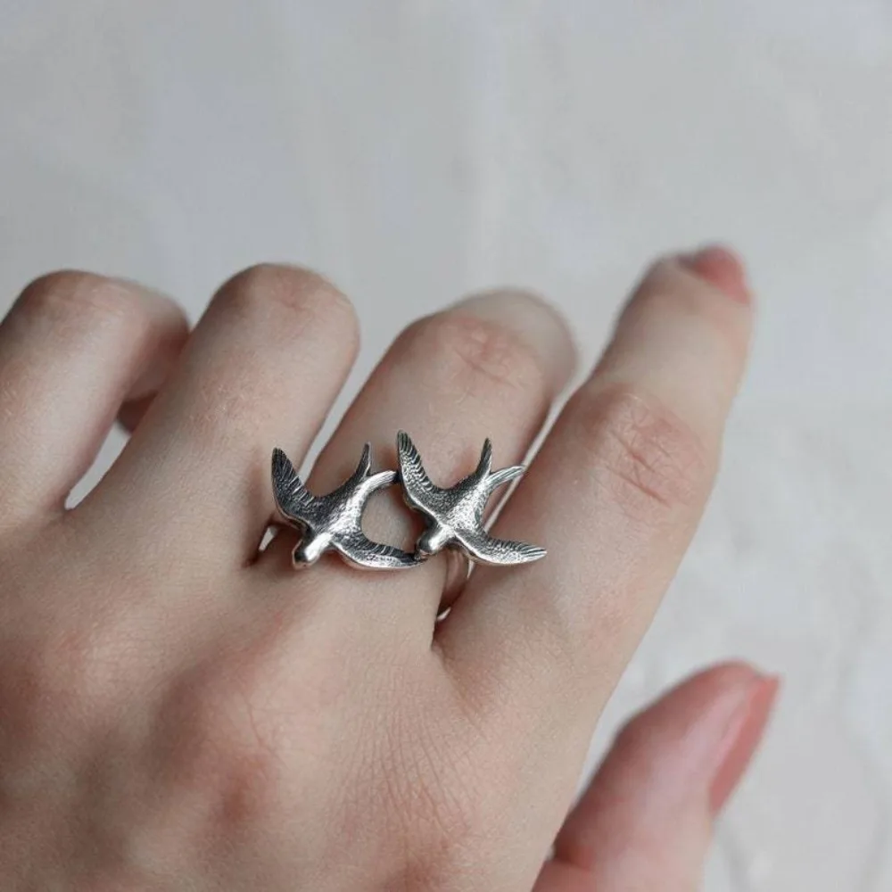 

Simple Temperament Flying Pigeon Silvery Ring Korean Version Network Celebrity Fashion Ring