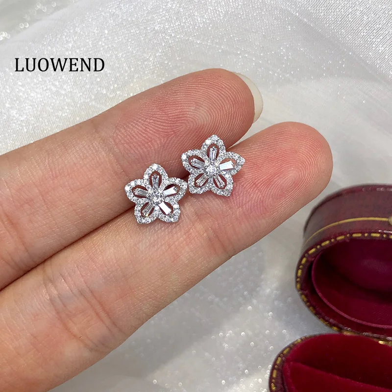 

LUOWEND 18K White Gold Earrings Romantic Flower Design 0.40carat Real Natural Diamond Stud Earrings for Women Birthday Gift