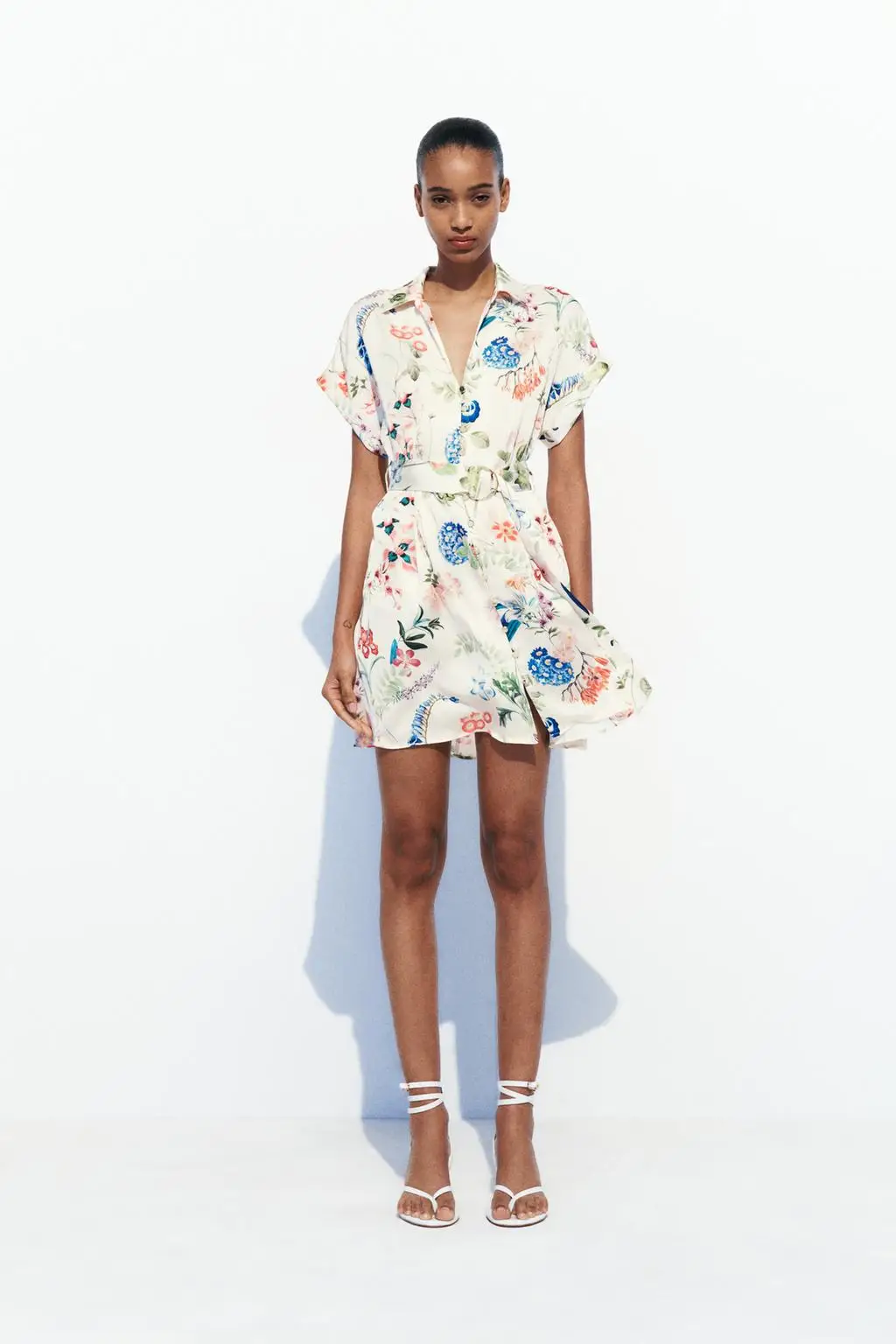 ربيع 2024 وصل حديثًا فستان نسائي من الحرير الساتان مطبوع عليه زهور بأكمام قصيرة ورقبة على شكل حرف v نمط للتنقل قطعة واحدة ماد... #3