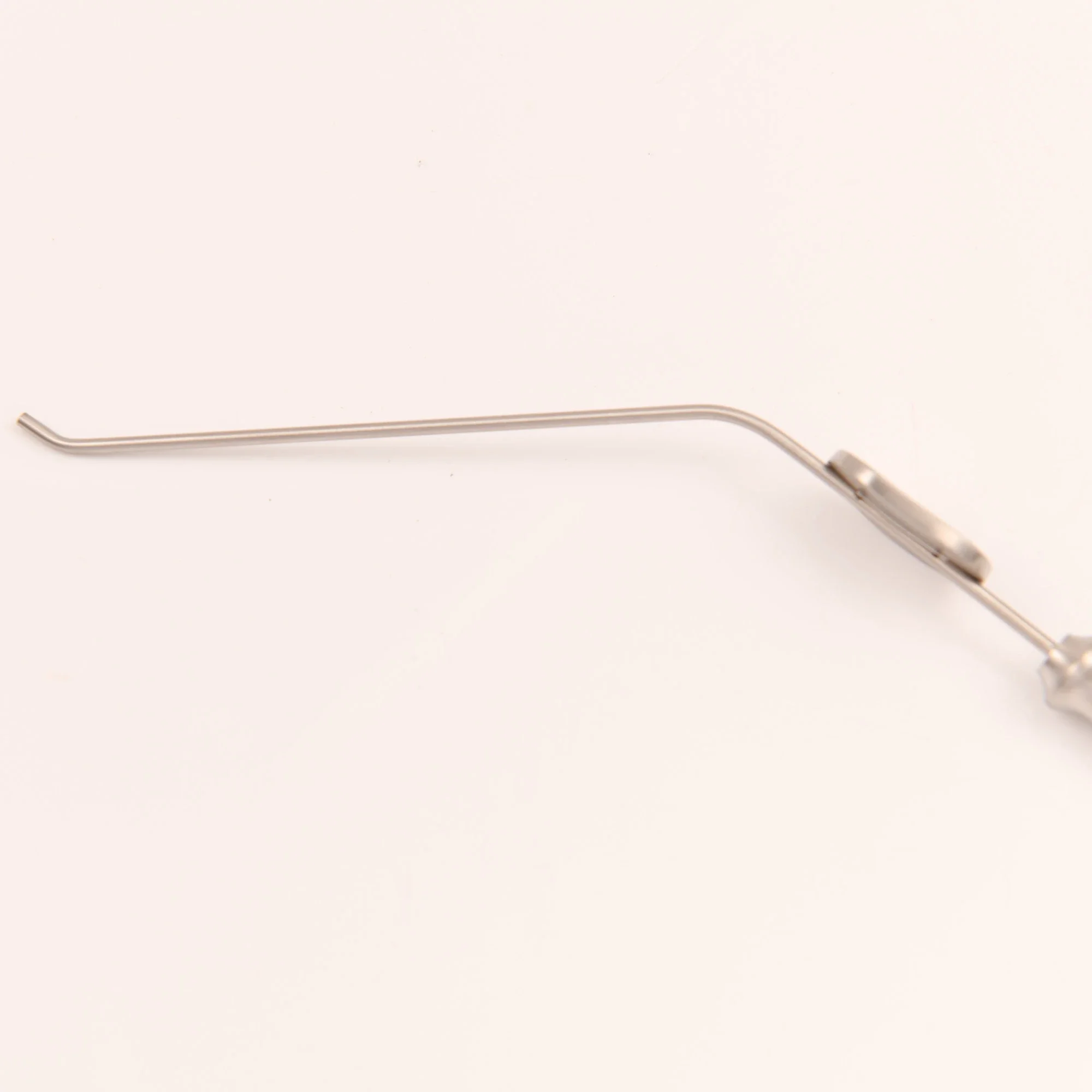 WC2131 Manufacturers Direct Sales Of High Quality Ear Suction Tube (upper Bend) 45 Degree Surgical Instruments For ENT