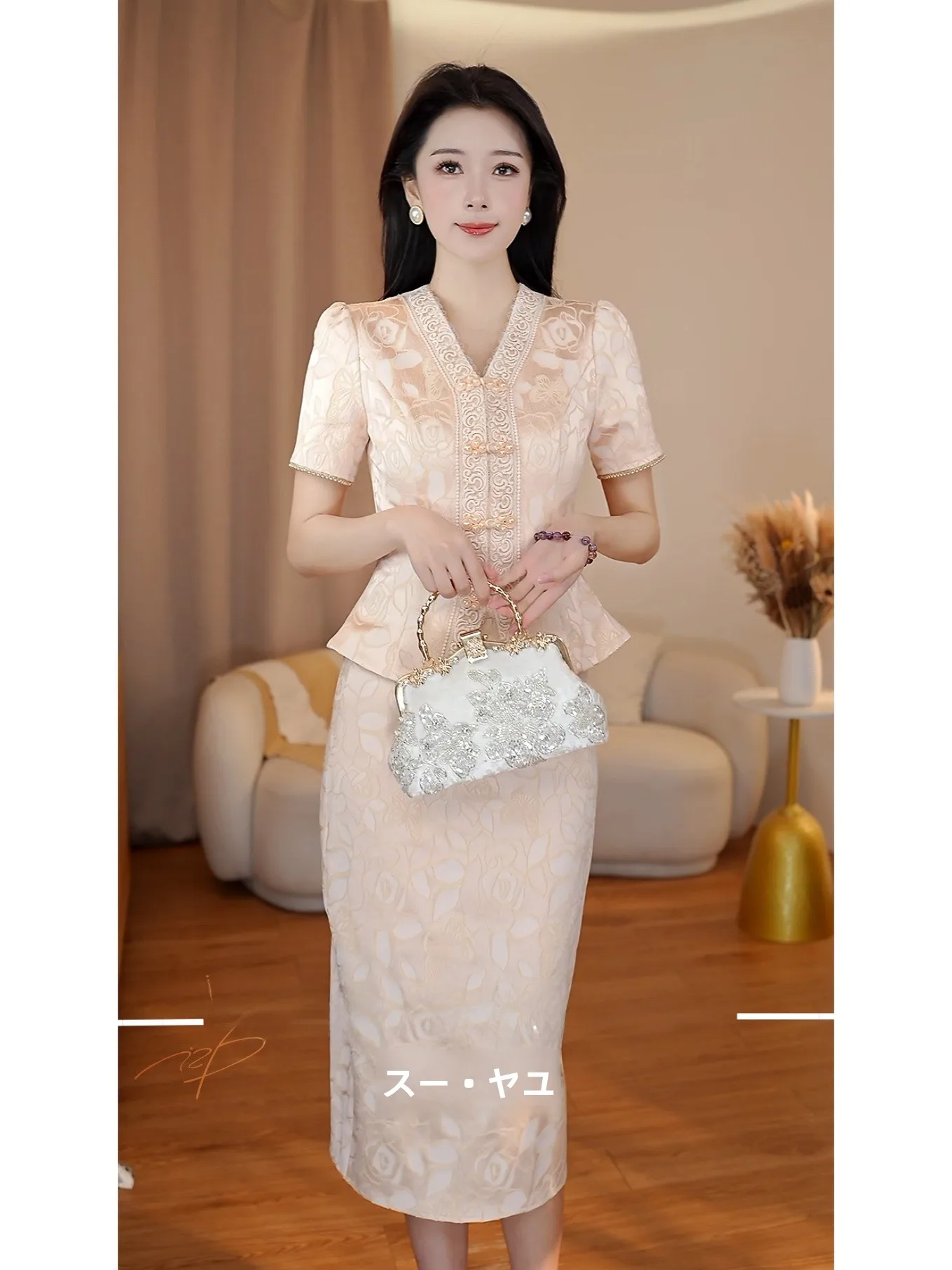 New Chinese Style Wedding Dress Elegant Floral Decor High Waist Short Sleeve Mid-Length Evening Gown for Women over 40