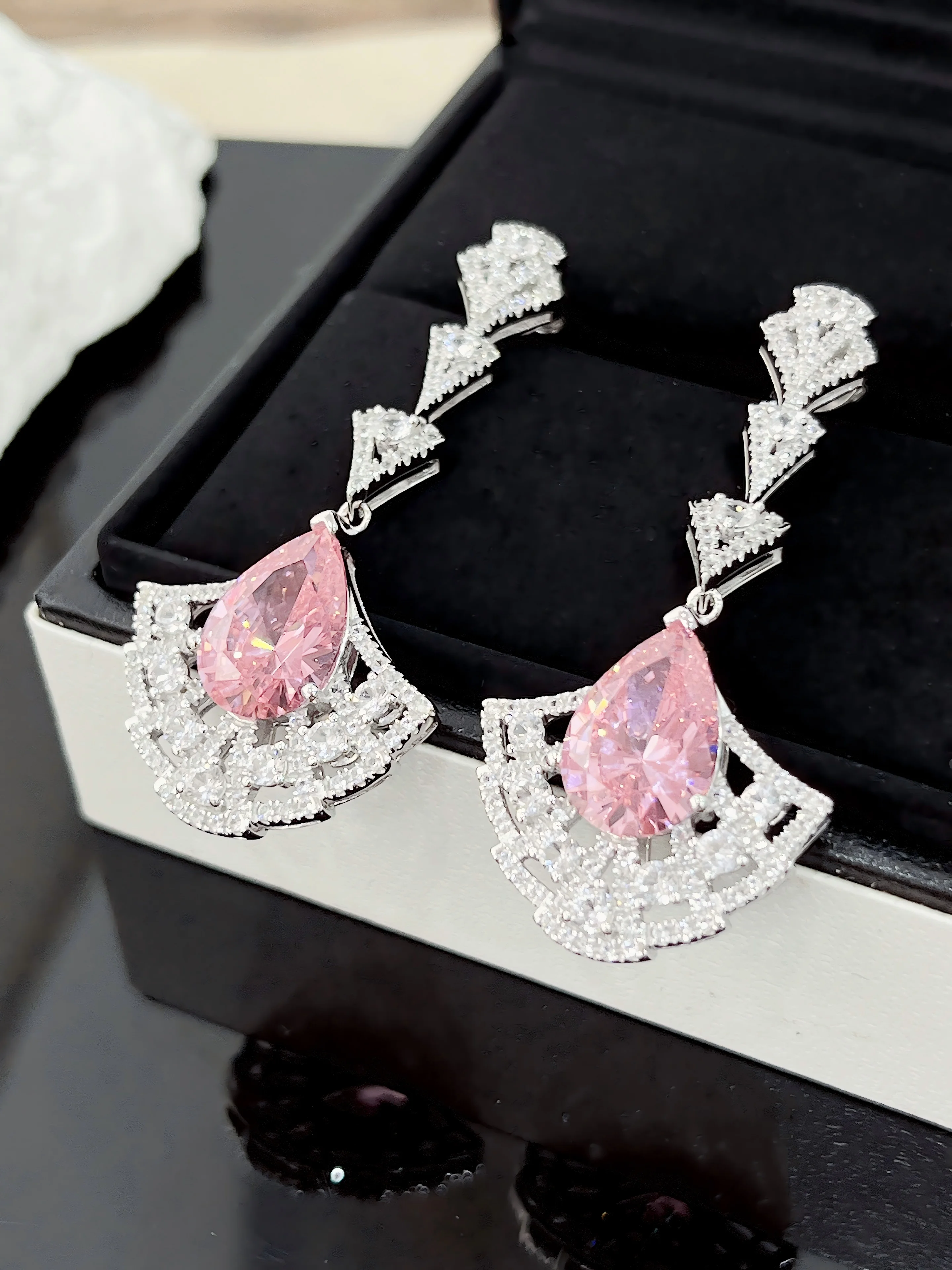

Fashion Jewelry 925 Silver Geometric Hollow Earrings High Quality Water Drop Pink Zircon Earrings
