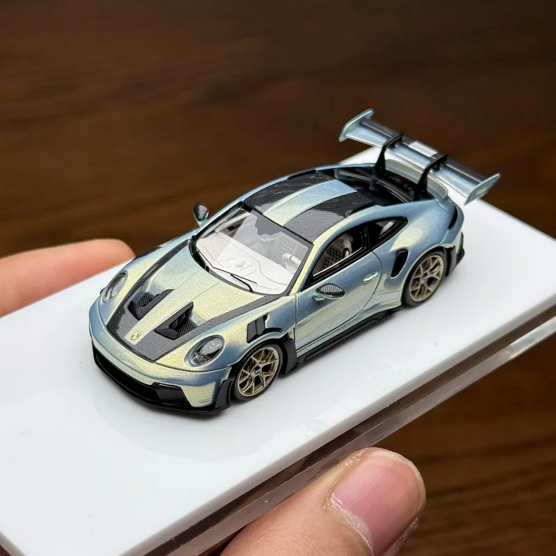 

SUHE 1:64 911 992GT3RS die-casting simulation resin car model, boys' festival gift toy, adult collection ornament.