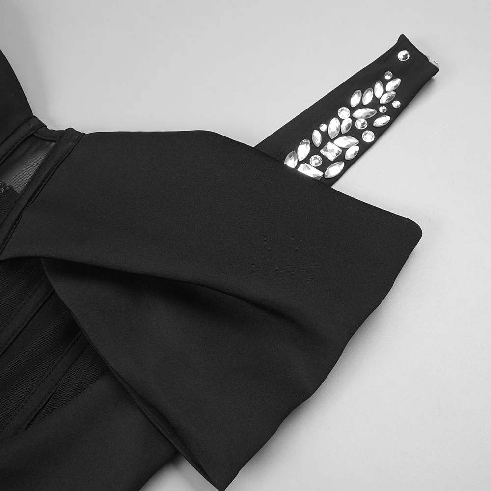 華やかな黒のスパゲッティストラップロングドレス、ボウとシアーカットアウトのディテール、高級イベント、フォーマルパーティー、イブニングガウン