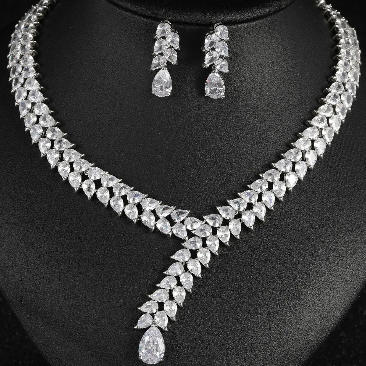 

Light Luxury Full Paved Water Drop Cubic Zircon Jewelry Set Necklace Earrings Bridal Wedding Engagement Evening Party Gift