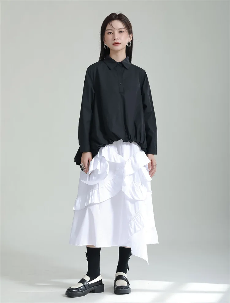 Zhongchuang Rizhen 2024 niche design sense wrinkled irregular skirt elastic waist three-dimensional flower contrast skirt