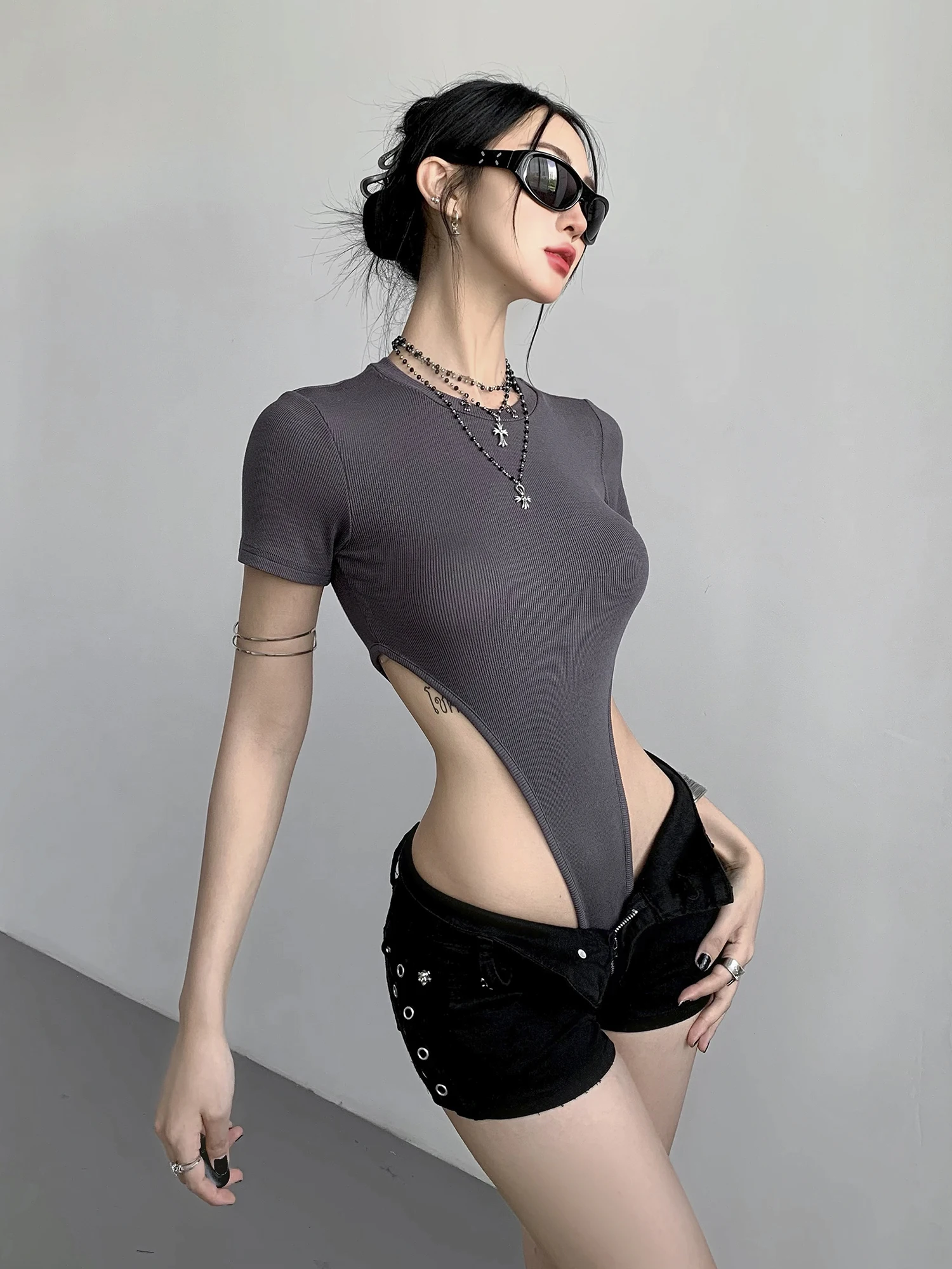 

Летнее сексуальное ort Sve облегающее круглое боди Ne, женская эластичная ремонтная футболка с высоким разрезом на талии, хлопковая милая футболка