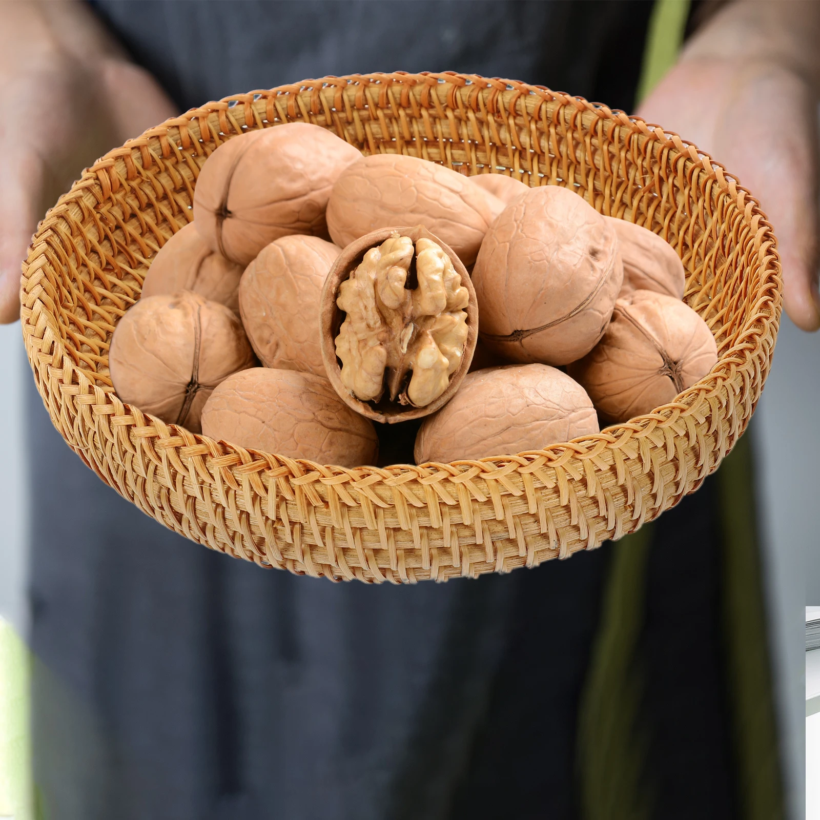 

Woven Storage Basket Rattan Fruit Tray Kitchen Food Holder Decorative Box organizer desktop home coffee shop storage