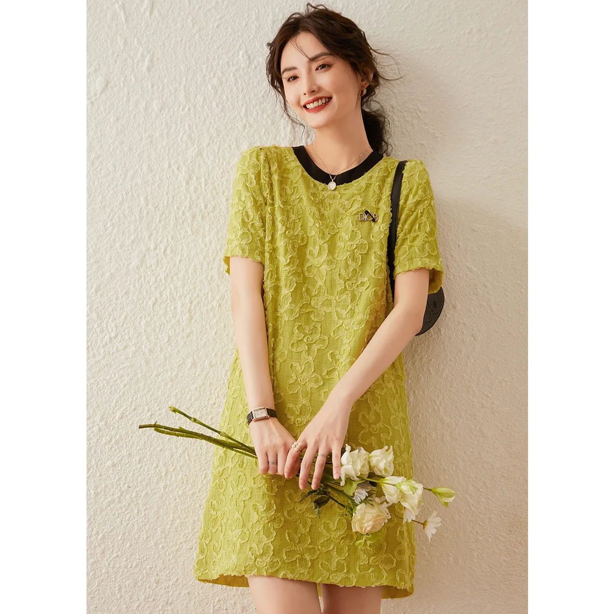 LOUIS YAO 2025 Summer Texture Flower Pattern Gonna a tubo dritto Girocollo Colore a contrasto Splicing Abito t-shirt per pendolari