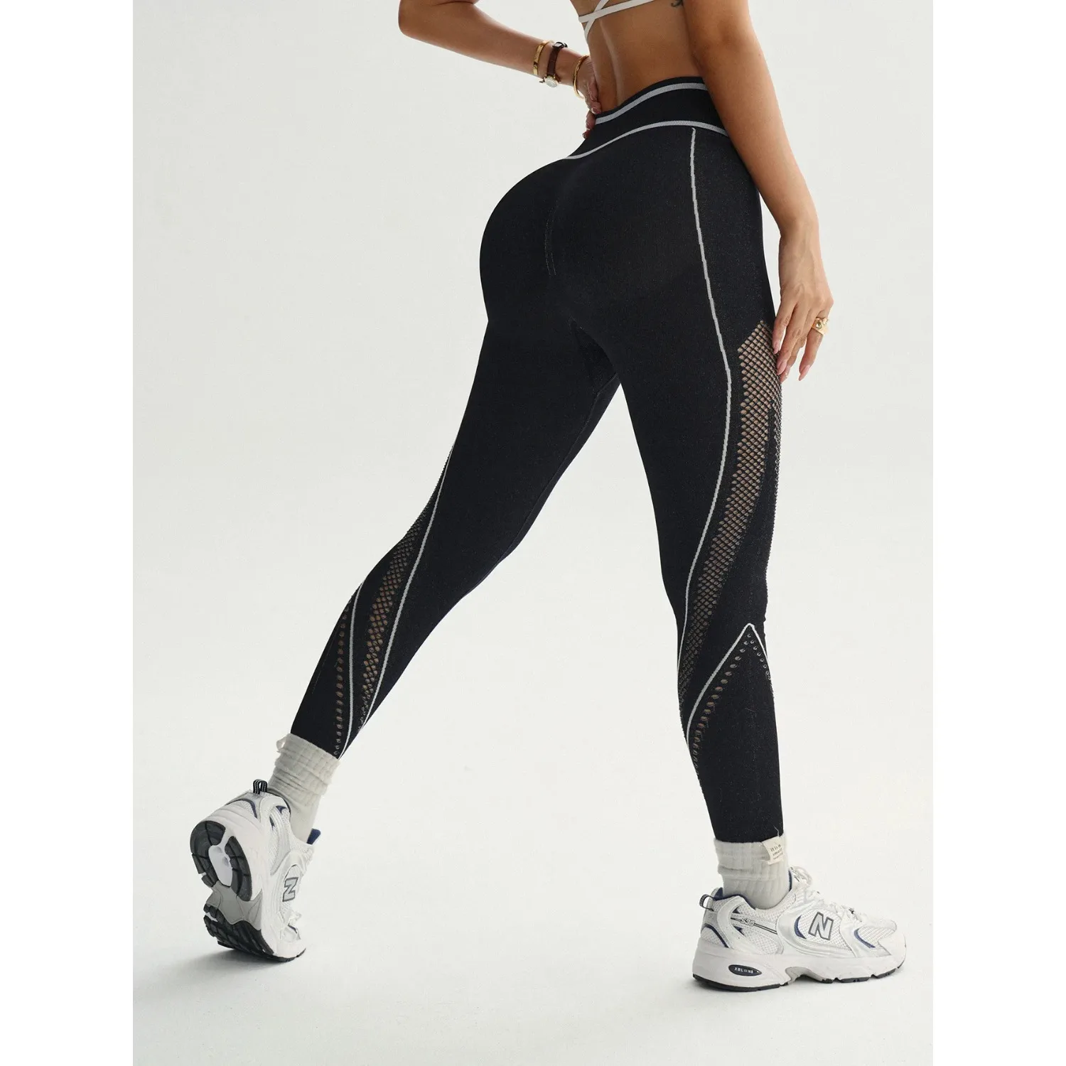 

Новые женские бесшовные сетчатые штаны для йоги с высокой талией, подтягивающие бедра, облегающие леггинсы в полоску, штаны для занятий йогой и фитнесом