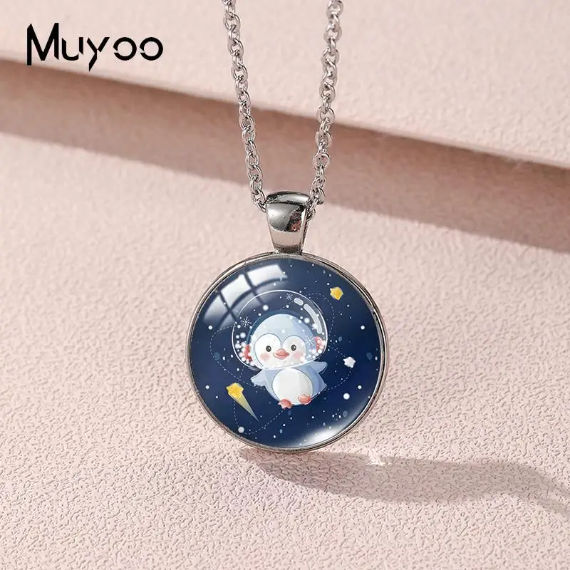 2023 New Cute Penguin Pendant Necklace Animal Art Round Photo Necklaces Glass Dome Jewelry Gifts