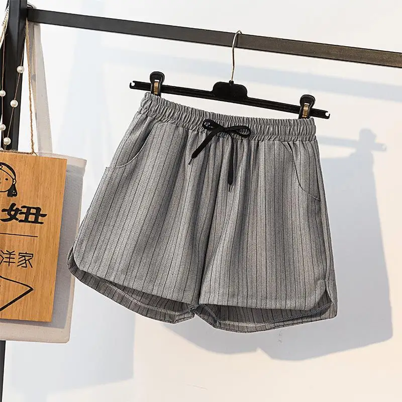 

Slimming and Elastic Waist A-shaped Wear Loose High-waist Shorts for Women